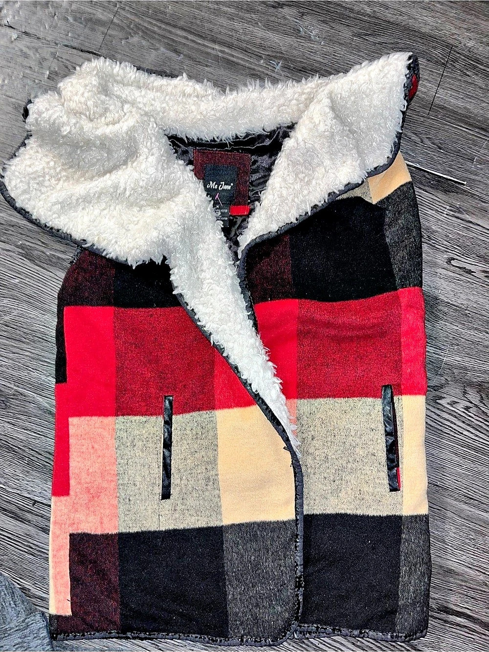 Me Jane Plaid Sherpa-Lined Vest in Red & Black Size Medium Like New